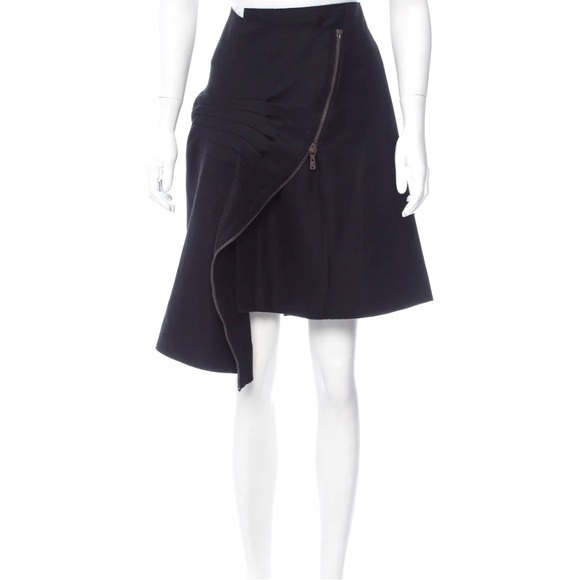 Yves Saint Laurent asymmetrical black skirt M /US8- FR 40.